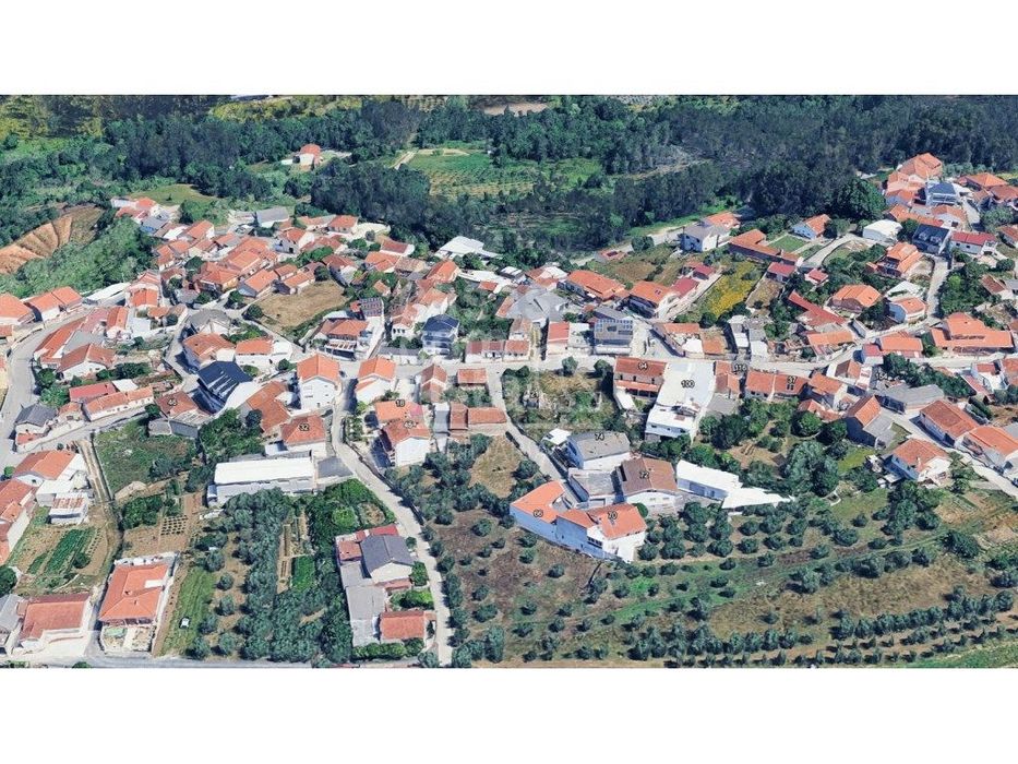 Terreno com Viabilidade de Construção - 456 m² | Próximo de Leiria