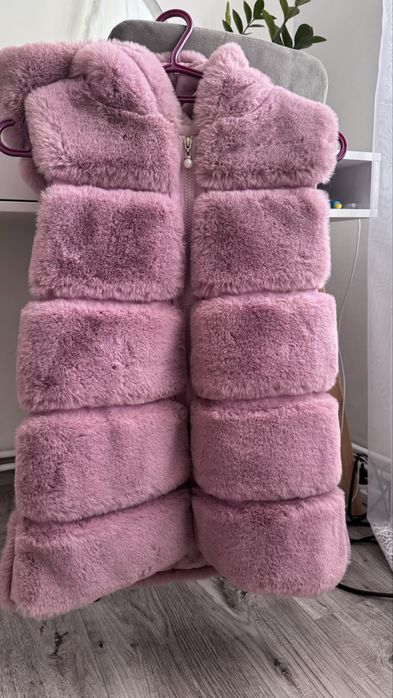 Безрукавка зі штучного хутра