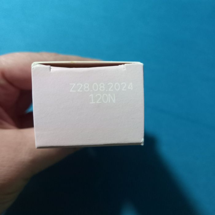 Avon Make Up + Care Serum-podkład 3w1 SPF30 Porcelain 120N