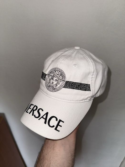 Кепка VERSACE, біла в ідеальному стані