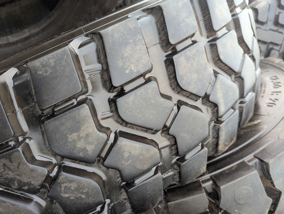 14.00R20 Pirelli PS22 opona przemysłowa