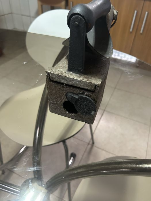 Ferro de engomar a carvao