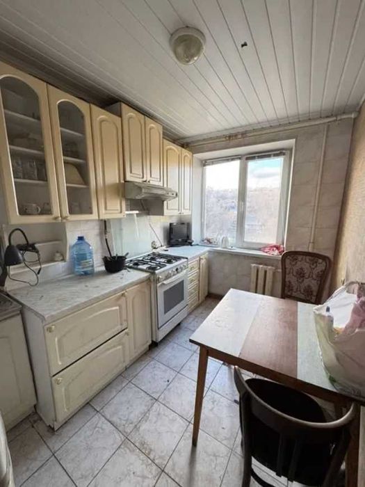 3 кім в багатоповерхівці СЕРЕДНІЙ поверх район ПЕРЕМОГА (719084)