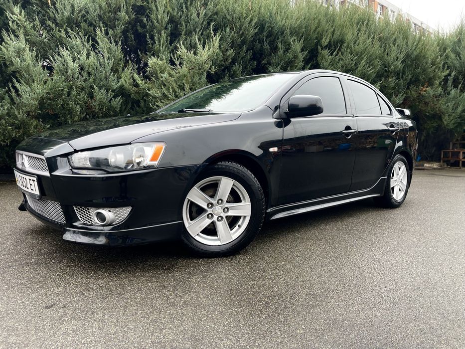 Mitsubishi Lancer продаж