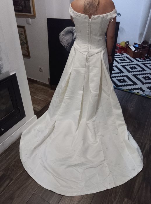 Vestido de noiva "Raul novias" artigo exposição