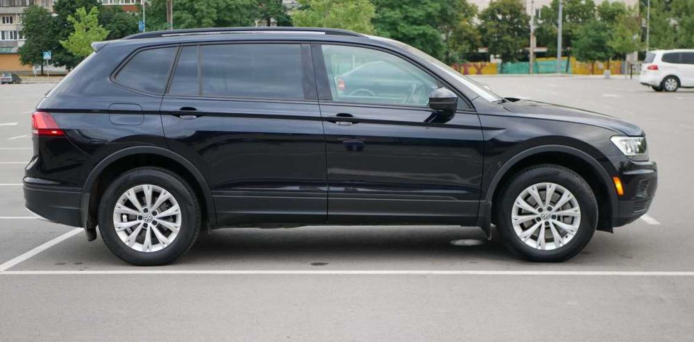 Volkswagen Tiguan S 2019
