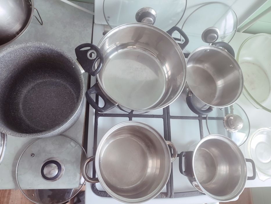 Посуд часів СРСР.Каструлі,тази,лотки,миски.