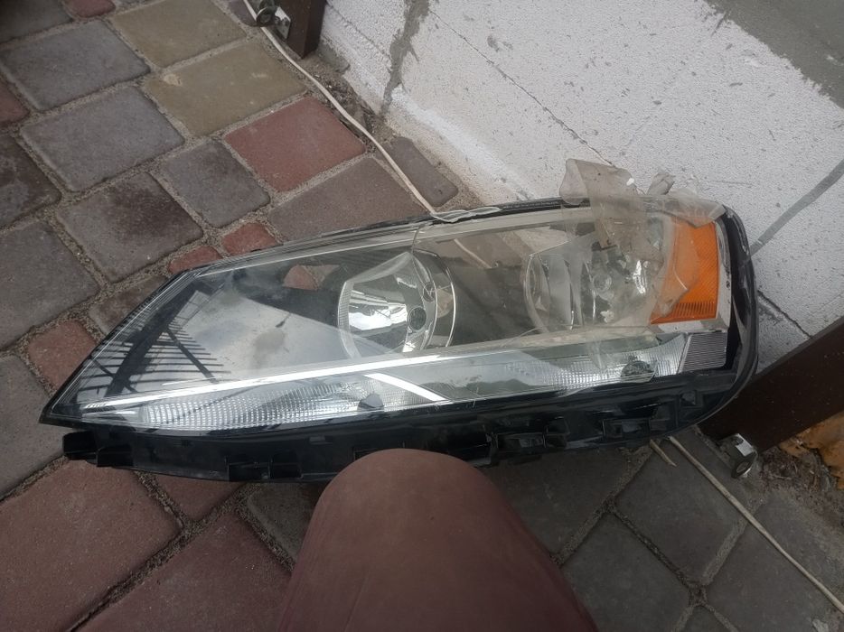 Фара vw jetta 2015 usa