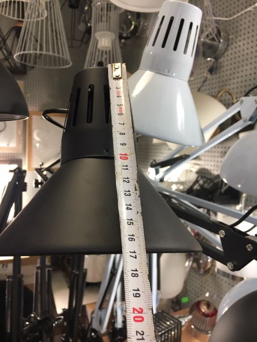 Настольна лампа біла на струбцині МТ-074