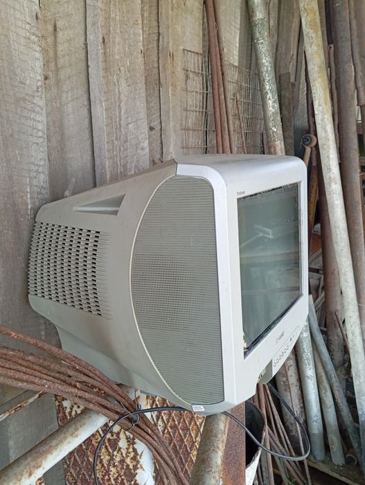 Телевізор Sony Trinitron KV-14LT1K (14") під відновлення / ретро-ігри