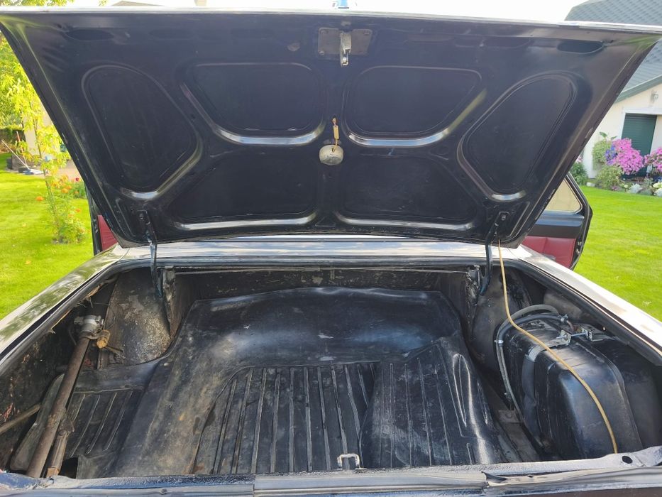 Wołga GAZ 2410 po małym tuningu