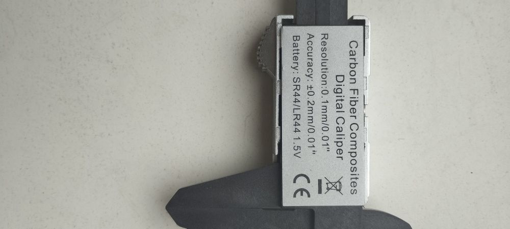 Электронный штангенциркуль