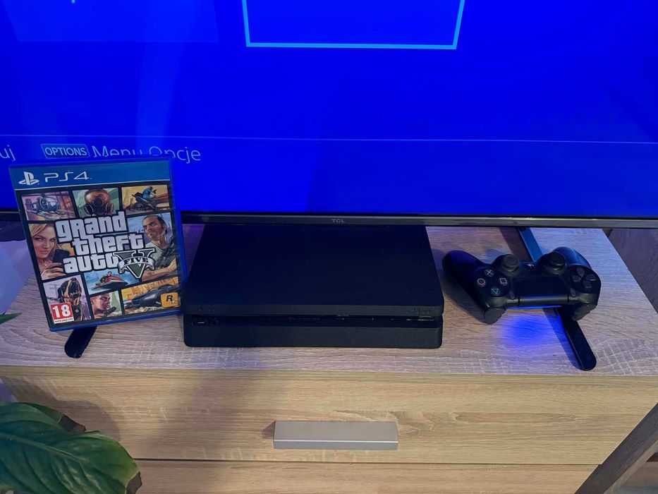 Play Station 4 Slim 1TB + Pad + Gta V