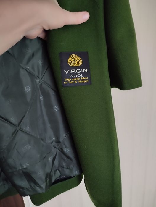 Жіноче пальто 48 розміру