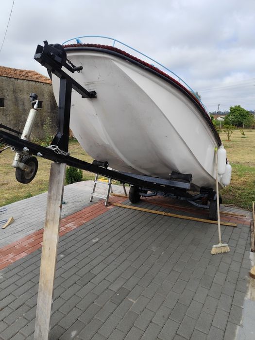 Barco recreio,4,05m . 5 lugares ,motor Tohatsu 25 cv