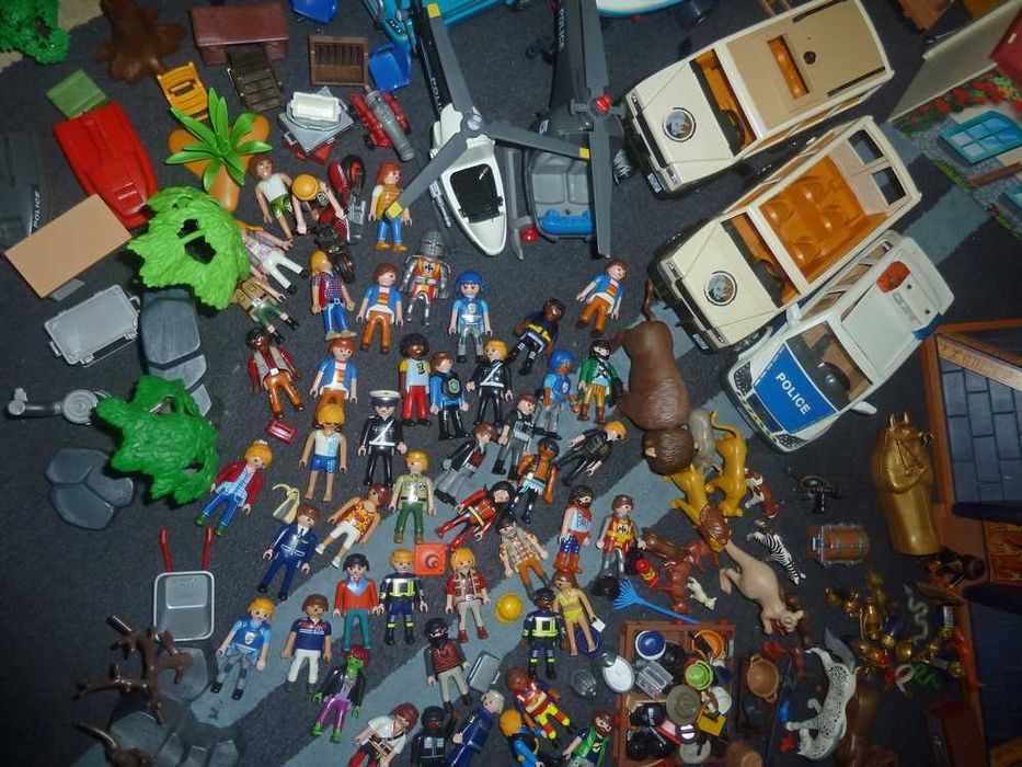 Conjunto de mais de 150 peças Playmobil