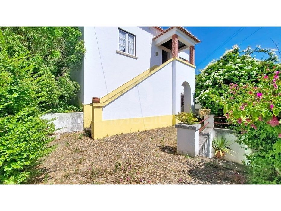 MORADIA T3 com garagem em Vila Nova da Barquinha.
