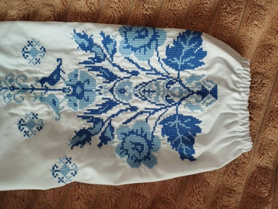 Гарні вишиванки для пари