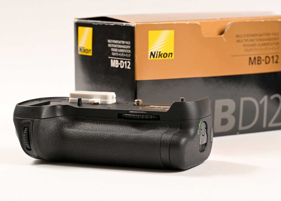 Nikon MB-D12 Grip vertical NOVO!!!