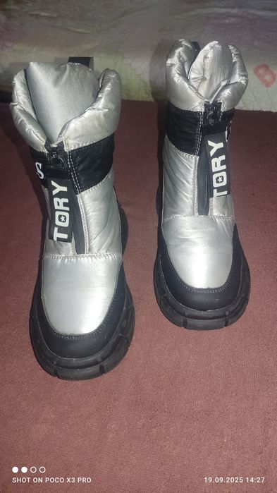 Продам сапожки детские