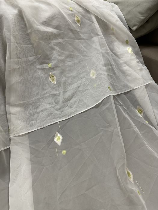 Ніжна тюль в гарному стані