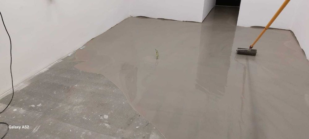 Wylewka poziomująca/wygładzająca/wyrównująca, naprawa podłóg