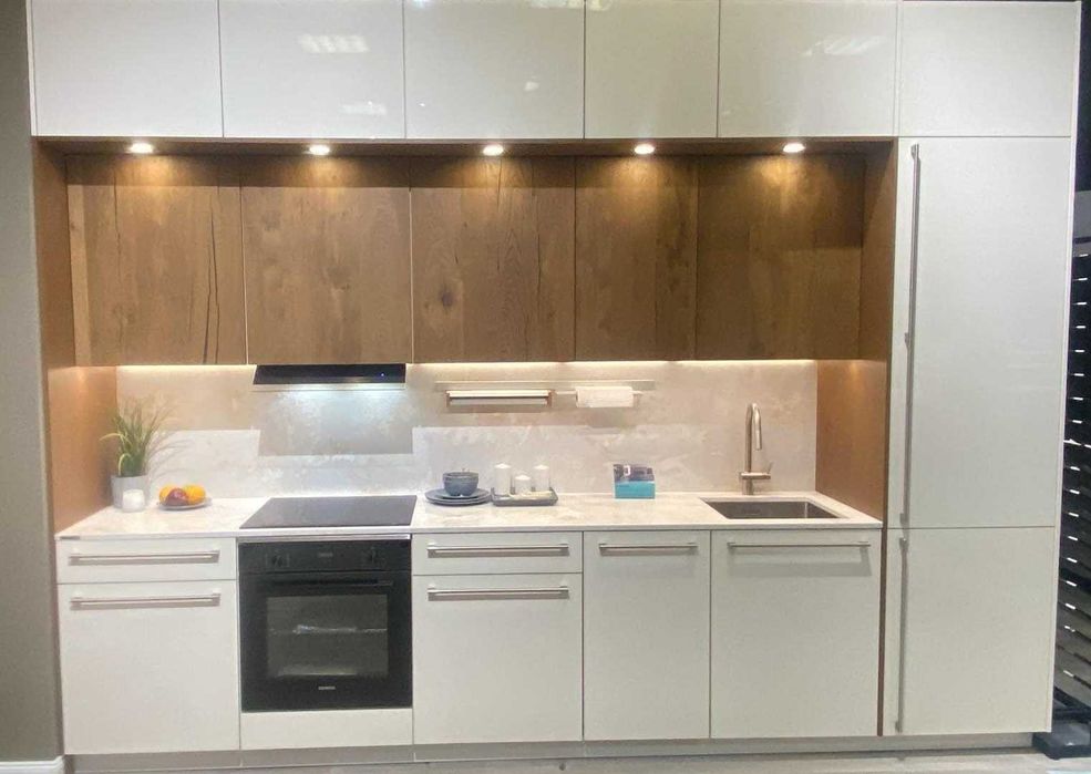 Kuchnia Nolte – wyprzedaż ekspozycji –LUX+ LEGNO z blatem kamiennym