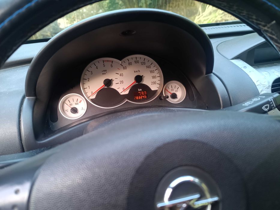 Carro Opel corsa c