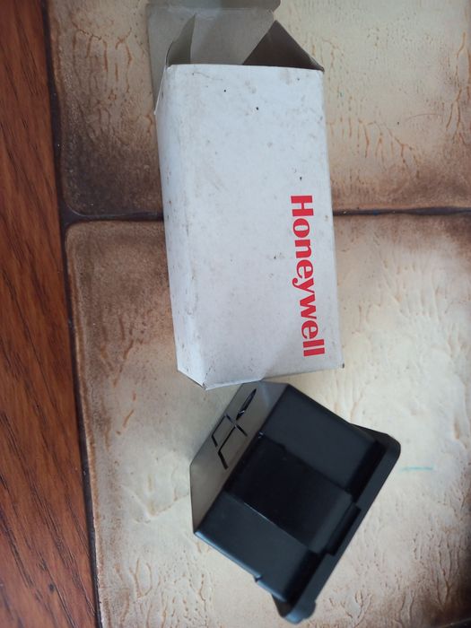 Температурний контролер Honeywell