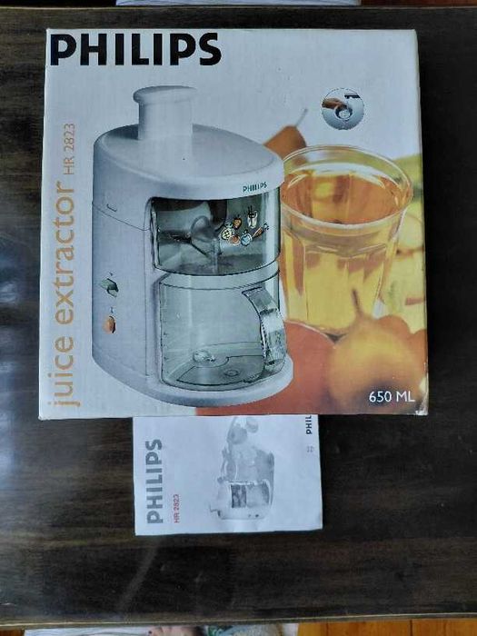 Соковижималка Philips HR2823