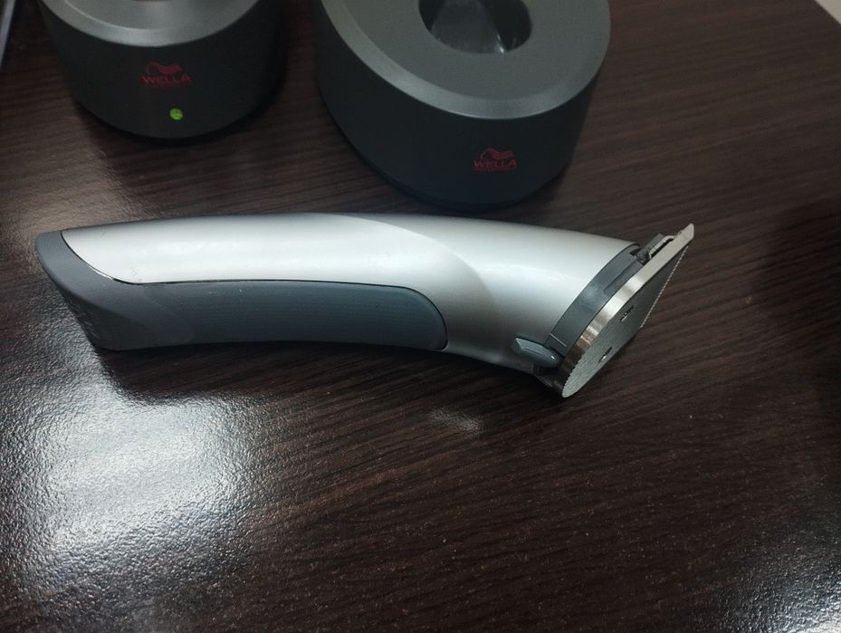 Profesjolna maszynka do włosów Wella hs 71