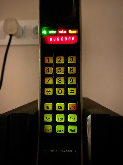 MOTOROLA DynaTAC 8000X - 1983 рік - раритет vintage phone ретро