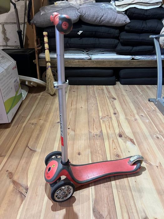 Самокат  дитячий Ferrari