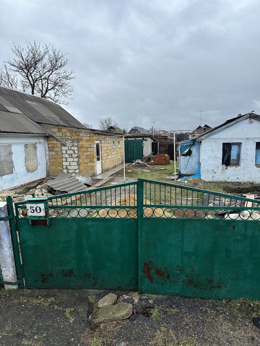 Продаю хату в центрі