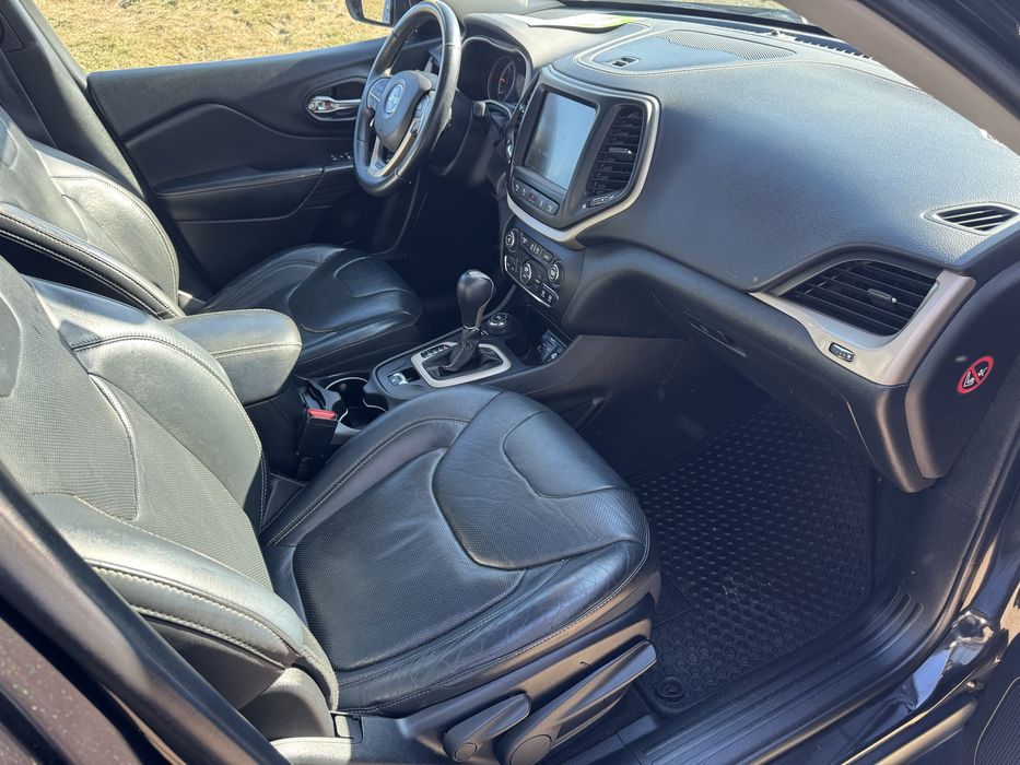 Jeep Cherokee 2.2 d 4*4 з Швейцарії