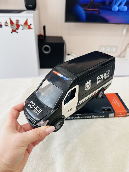 Машина Mercedes-Benz Sprinter Поліція