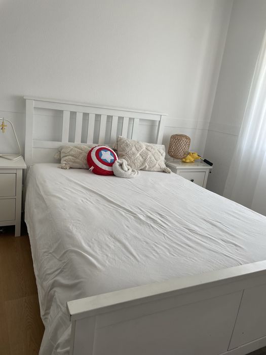 URGENTE - Cama ikea + estrado + colchao vesteroy (como novo)