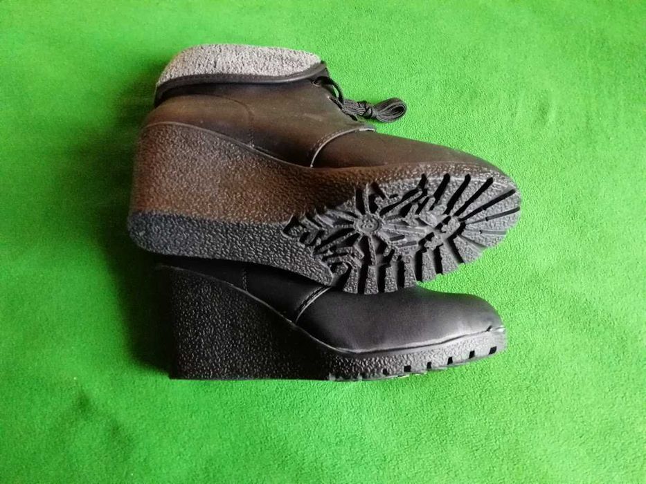 Жіночі демісезонні чоботи. Сапоги на танкетке. Розмір 38