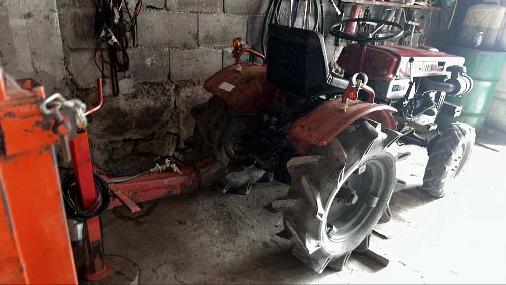Vendo Kubota B7001