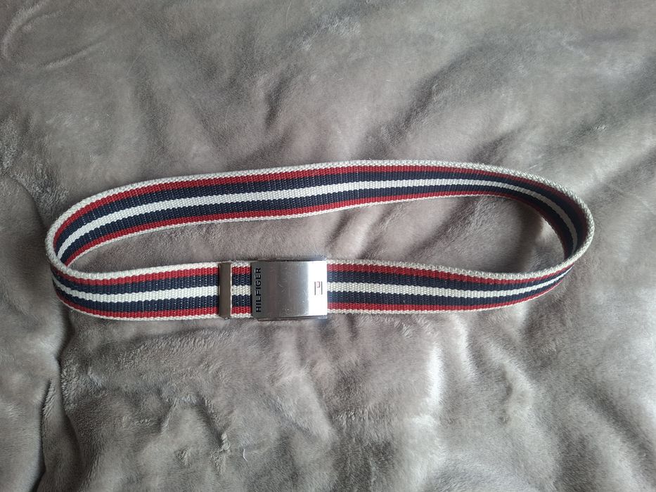 Pasek biało-czerwono-granatowy, długość 86 cm