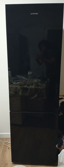 Geladeira Preta Moderna