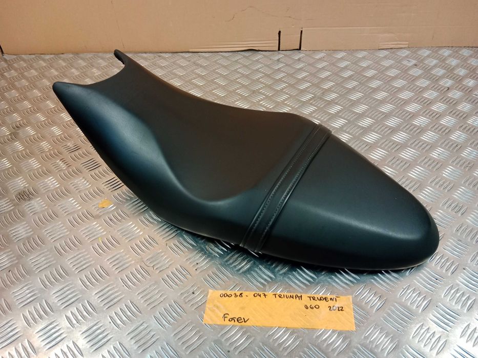 Triumph Trident 660 Fotel Kierowcy Pasażera Siedzenie Kanapa 20-25