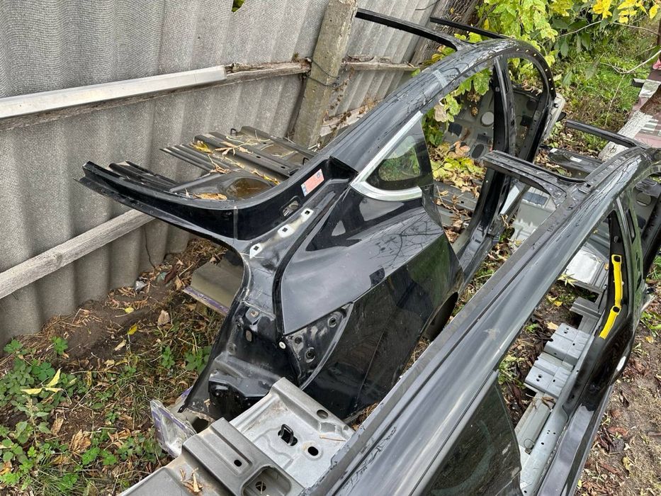 Четверть бочина заднее крыло Tesla Model 3