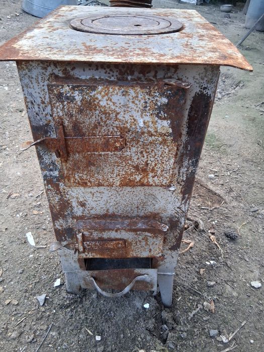 Piecyk metalowy z rurą