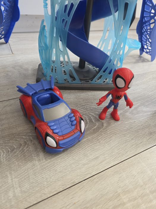 Spidey i centrum pająka