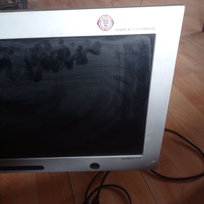 Монитор компьютера Samsung SyncMaster 171P 17"