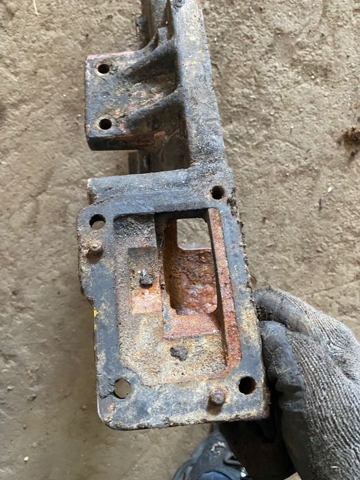 Кришка розприділення шестерень  МТЗ (гола) 240-1002065-А