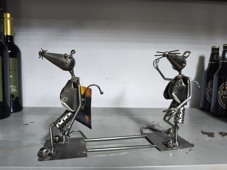 Stojak na wino, nowy