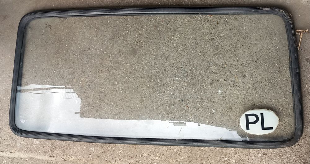 Tylna szyba Fiat 126p