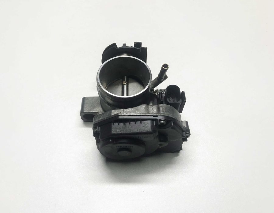 Дросельна заслонка Volkswagen Golf 4 (1998-2002 р.в) - 2.0